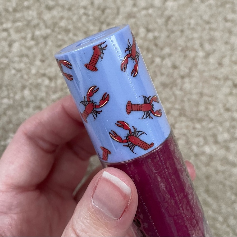 Makeup Revolution x Friends Phoebe Lip Gloss - Picture 13 of 14